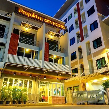 Prajaktra City Hostel Удон Тани Екстериор снимка