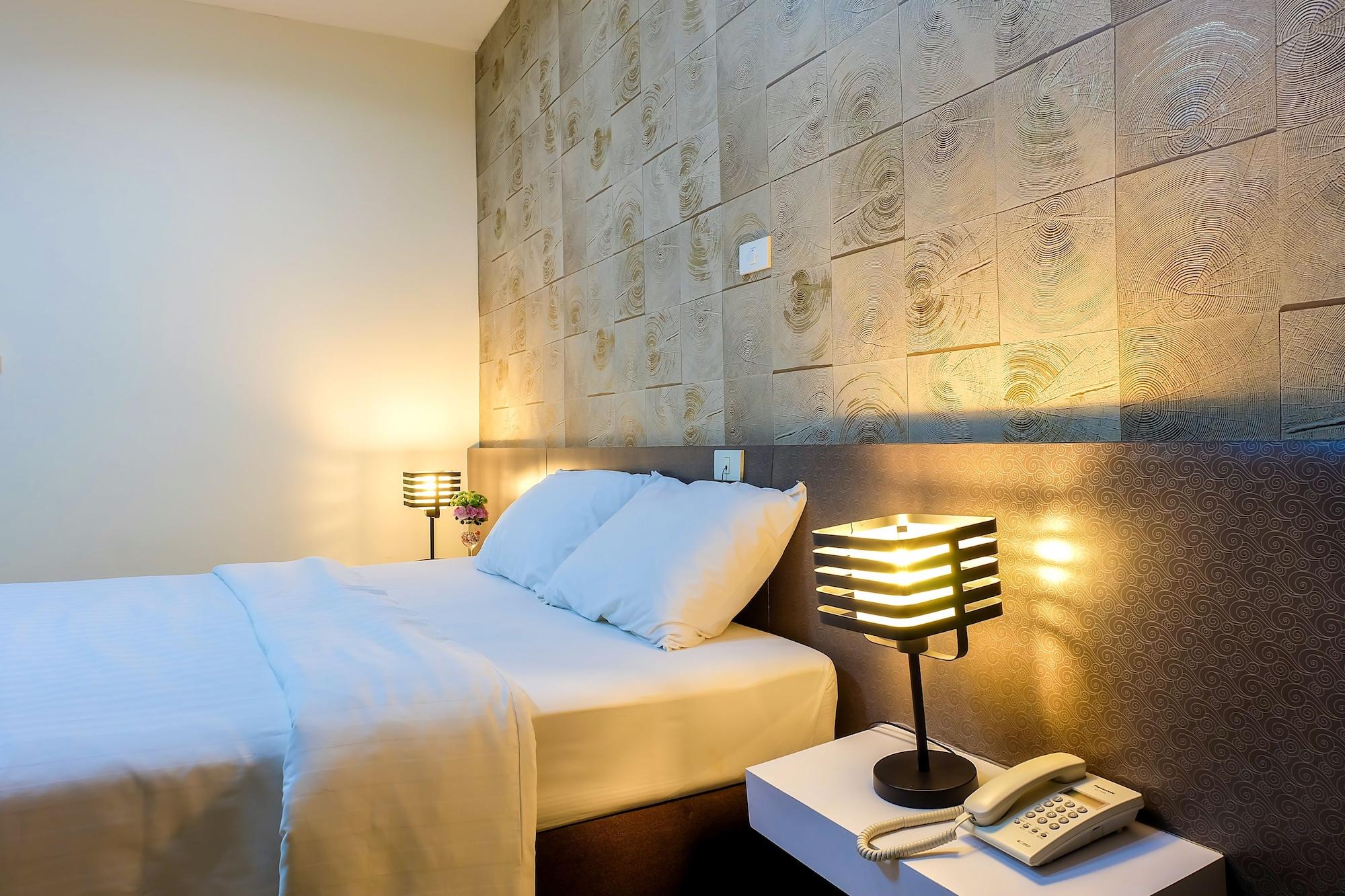 Prajaktra City Hostel Удон Тани Екстериор снимка