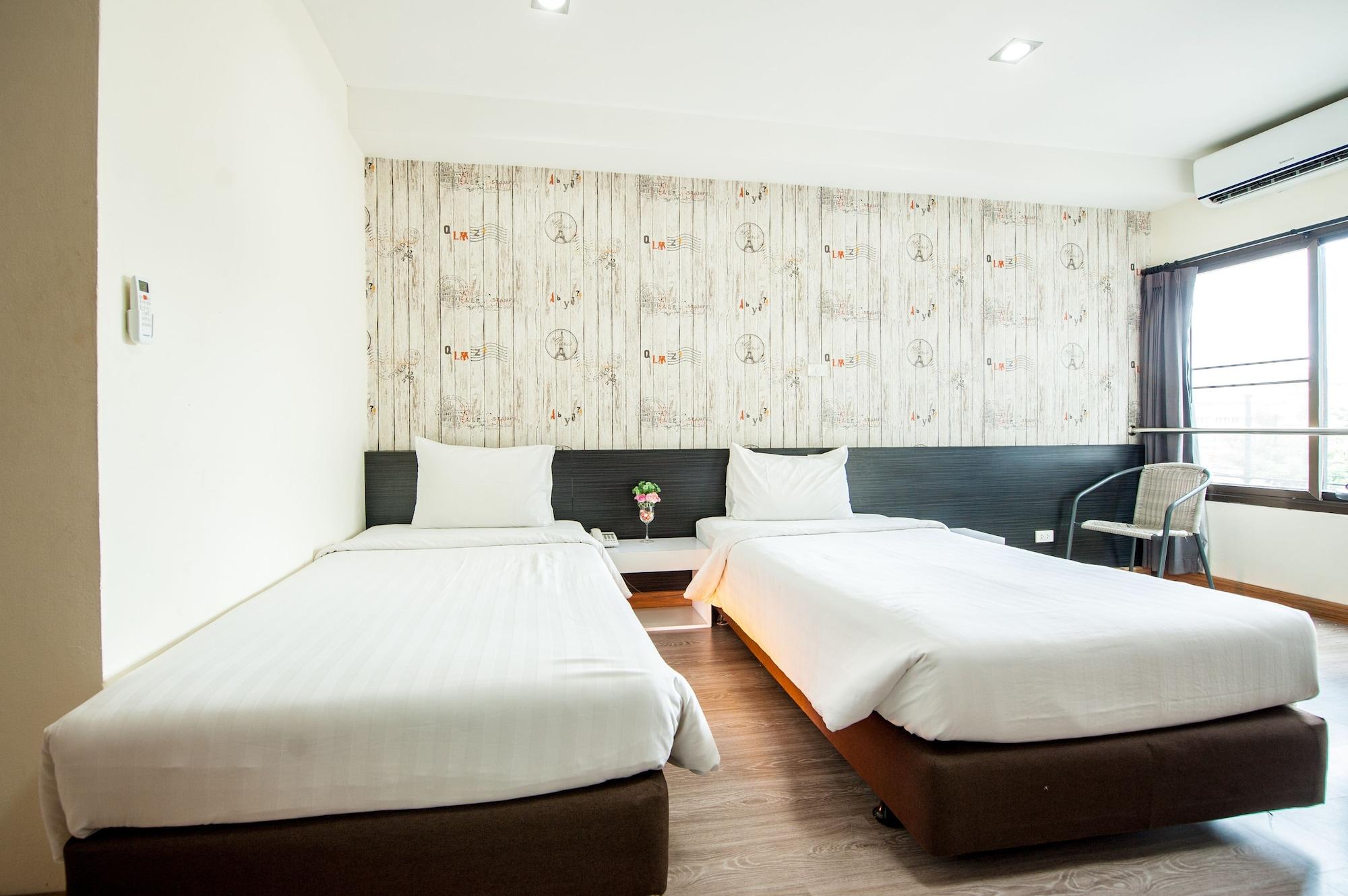 Prajaktra City Hostel Удон Тани Екстериор снимка