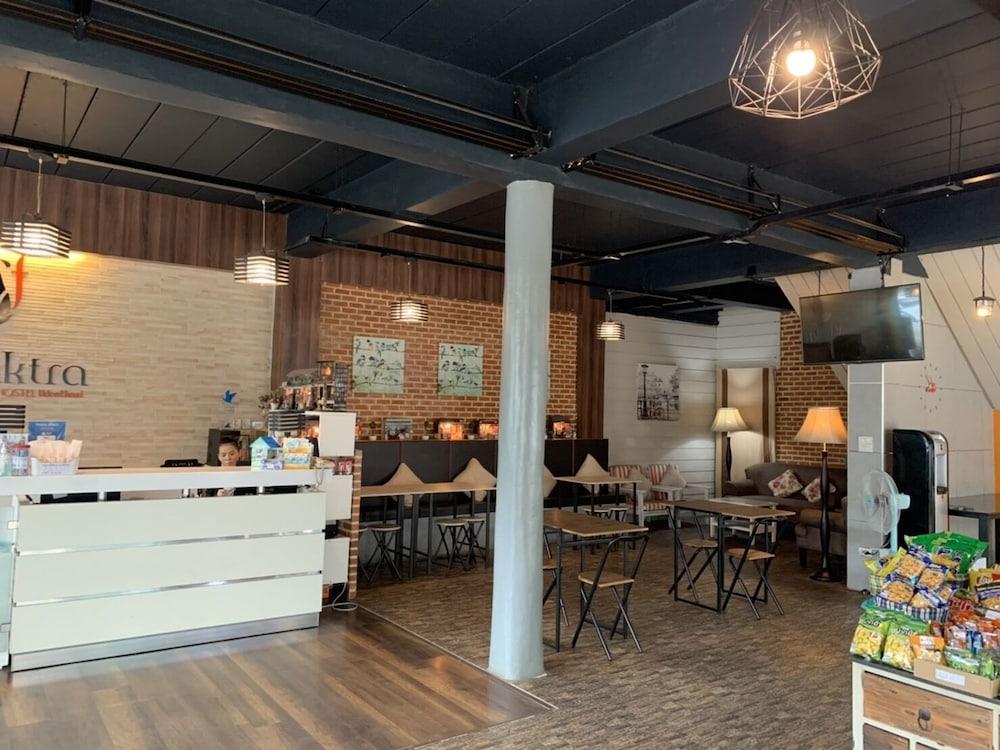 Prajaktra City Hostel Удон Тани Екстериор снимка