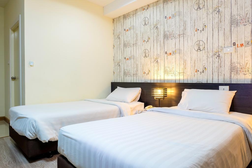 Prajaktra City Hostel Удон Тани Екстериор снимка