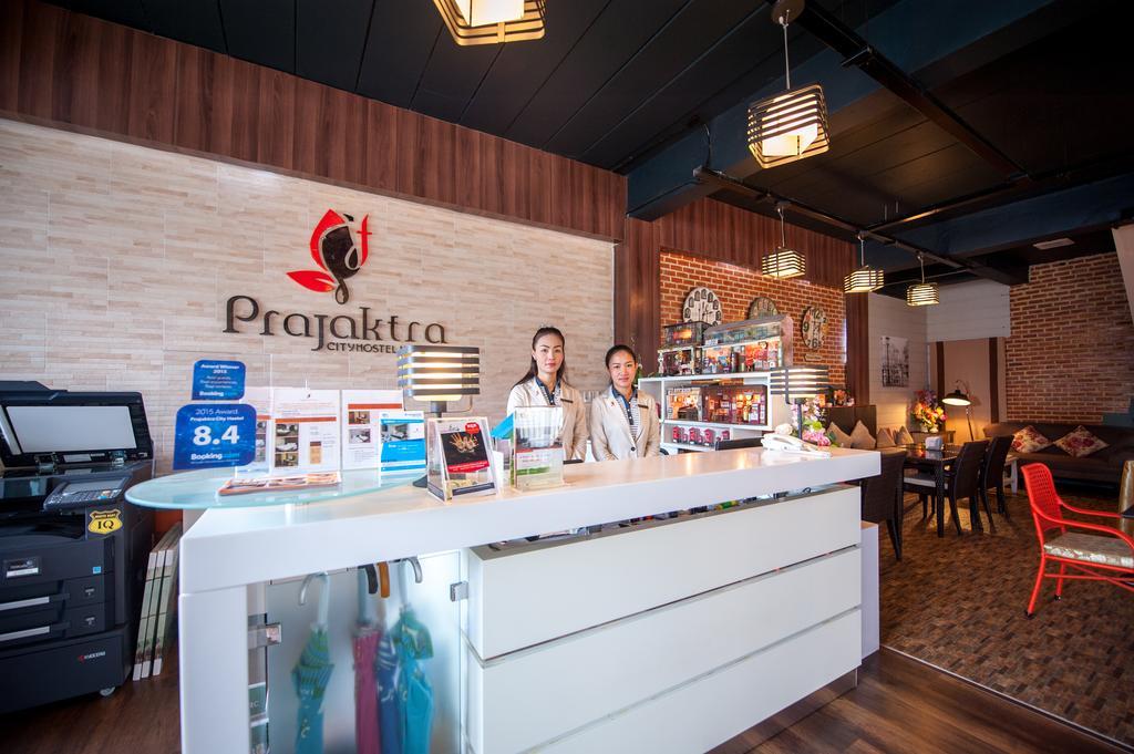 Prajaktra City Hostel Удон Тани Екстериор снимка