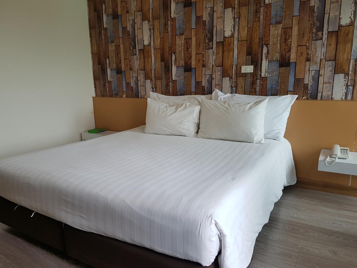 Prajaktra City Hostel Удон Тани Екстериор снимка