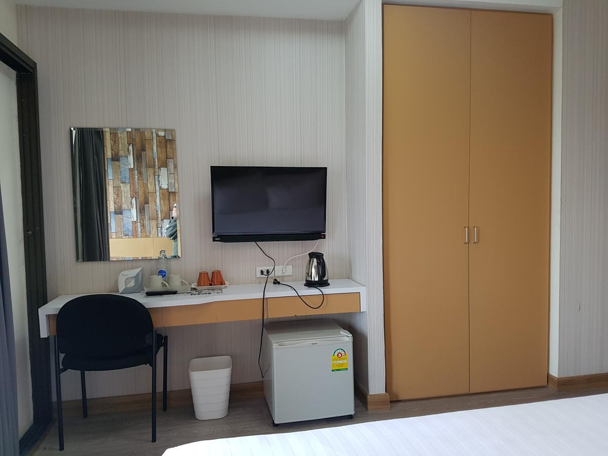 Prajaktra City Hostel Удон Тани Екстериор снимка
