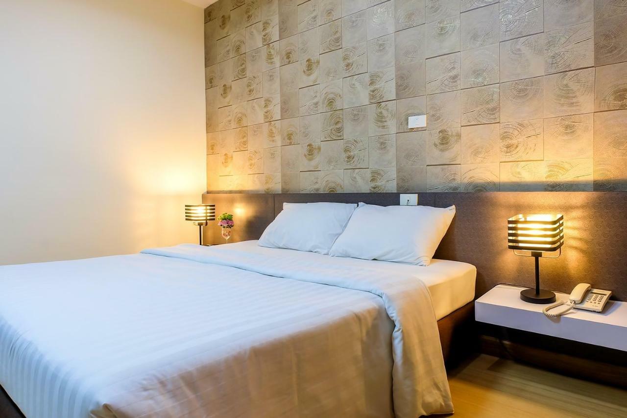 Prajaktra City Hostel Удон Тани Екстериор снимка